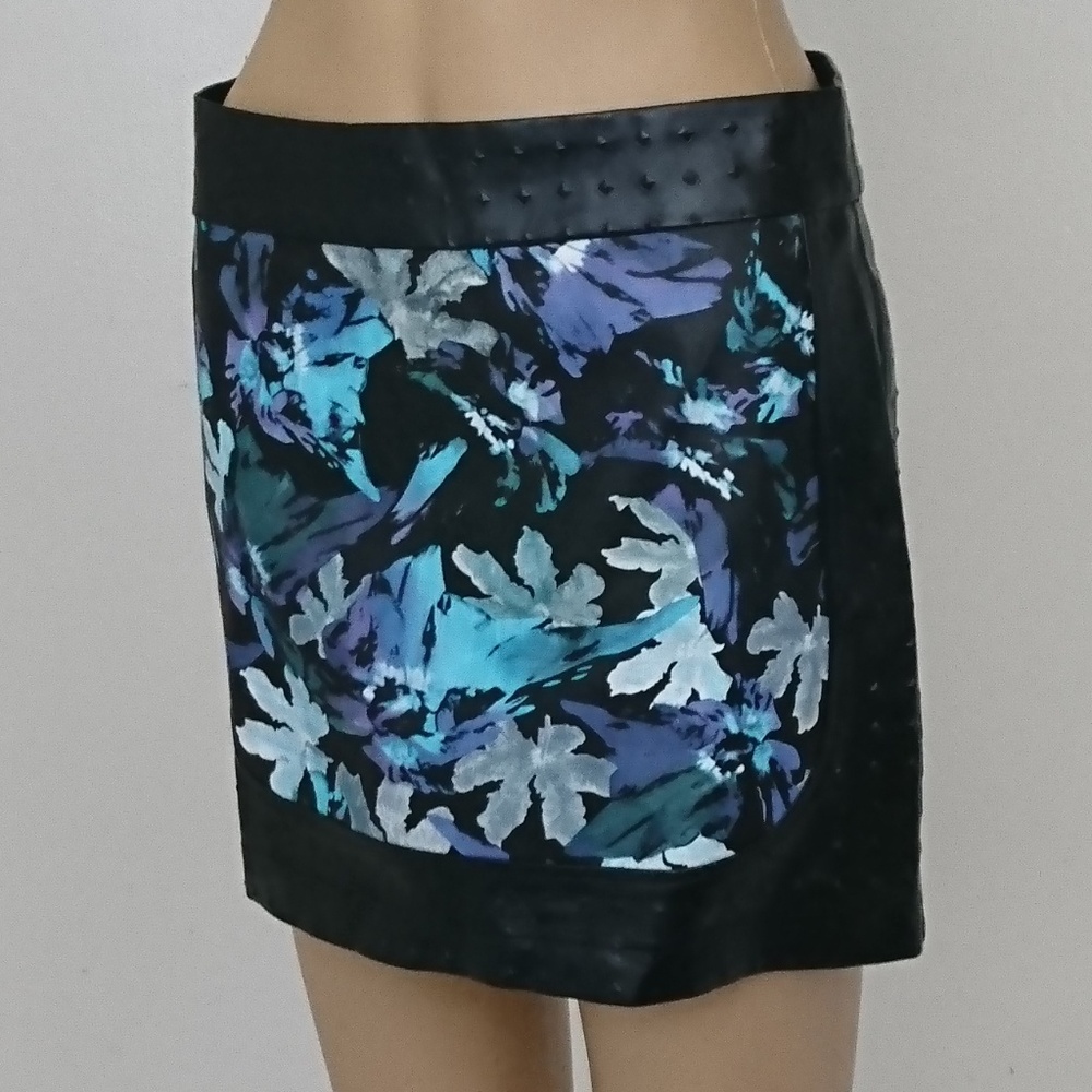 NWT Whitney Eve Black & Blue Print Skirt Size S